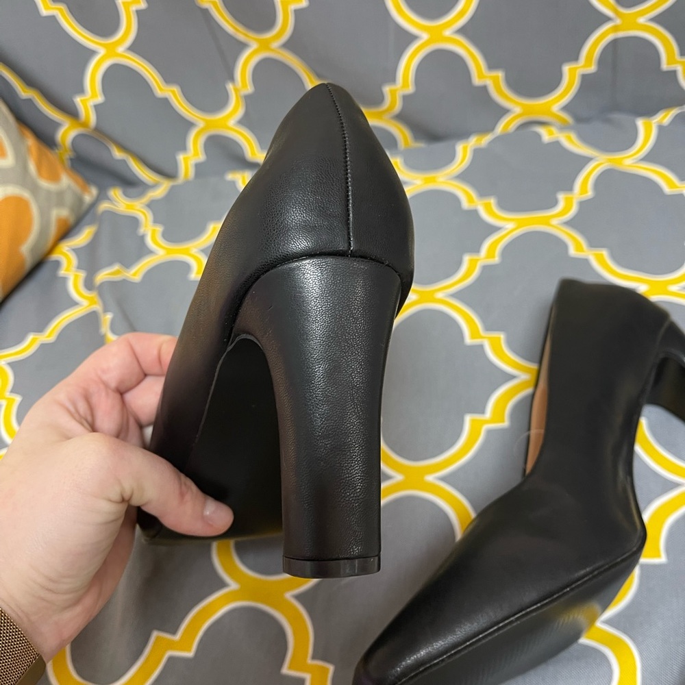 Heels - Picture 3 of 4